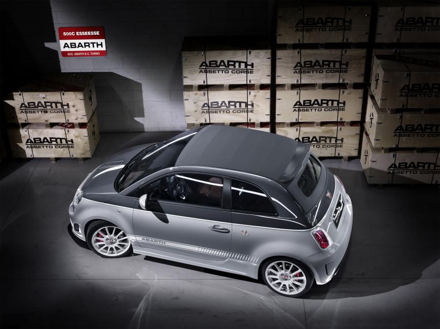  Abarth 500C esseesse 2010 года  (фото 3 из 4)